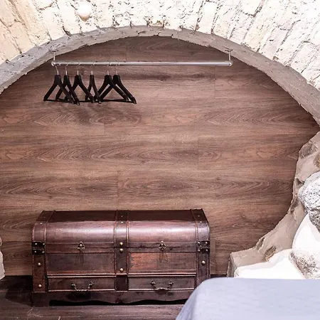 Unesco Hidden Arches - Restored 3 Bedroom In The Historic Pilies St. *