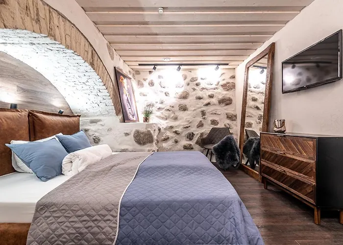 Unesco Hidden Arches - Restored 3 Bedroom In The Historic Pilies St.