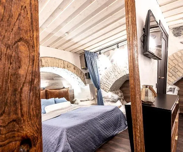 Unesco Hidden Arches - Restored 3 Bedroom In The Historic Pilies St. * Wilno