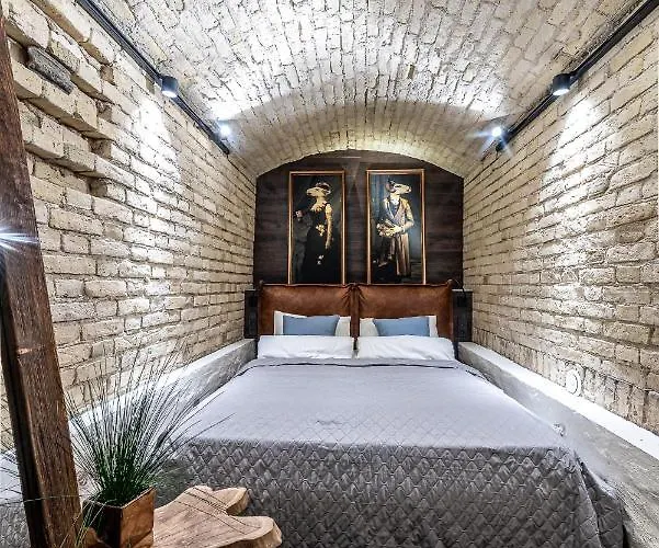 Unesco Hidden Arches - Restored 3 Bedroom In The Historic Pilies St. Wilno