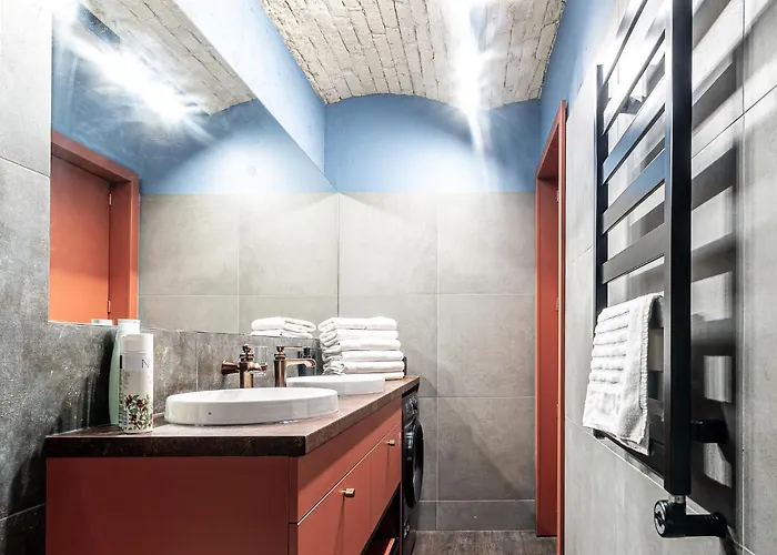 Butas Unesco Hidden Arches - Restored 3 Bedroom In The Historic Pilies St.