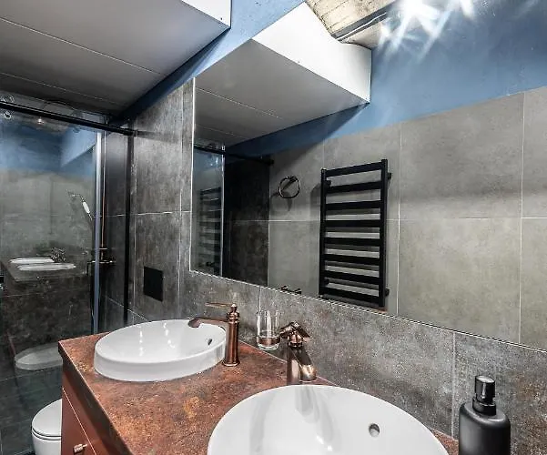 Unesco Hidden Arches - Restored 3 Bedroom In The Historic Pilies St. アパート *