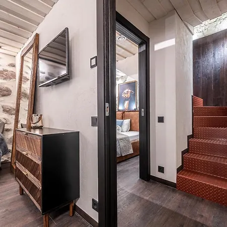 Unesco Hidden Arches - Restored 3 Bedroom In The Historic Pilies St. 公寓