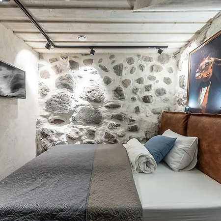 Unesco Hidden Arches - Restored 3 Bedroom In The Historic Pilies St. 公寓