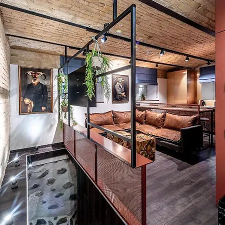 Unesco Hidden Arches - Restored 3 Bedroom In The Historic Pilies St. Vilnius