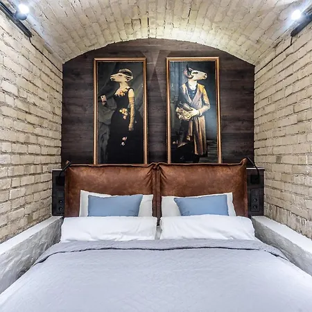 Unesco Hidden Arches - Restored 3 Bedroom In The Historic Pilies St. 公寓 维尔纽斯
