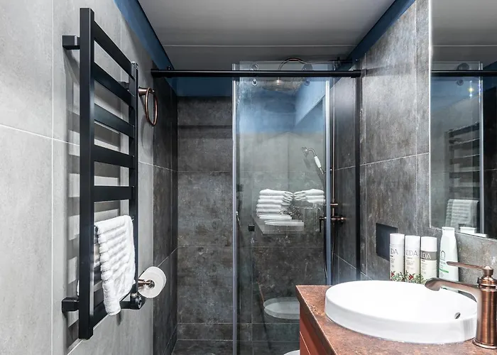 Unesco Hidden Arches - Restored 3 Bedroom In The Historic Pilies St. 公寓 *