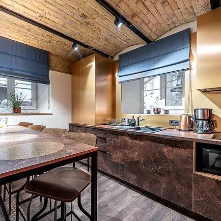 Unesco Hidden Arches - Restored 3 Bedroom In The Historic Pilies St. Apartment *