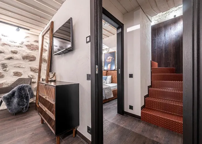 Unesco Hidden Arches - Restored 3 Bedroom In The Historic Pilies St. Daire