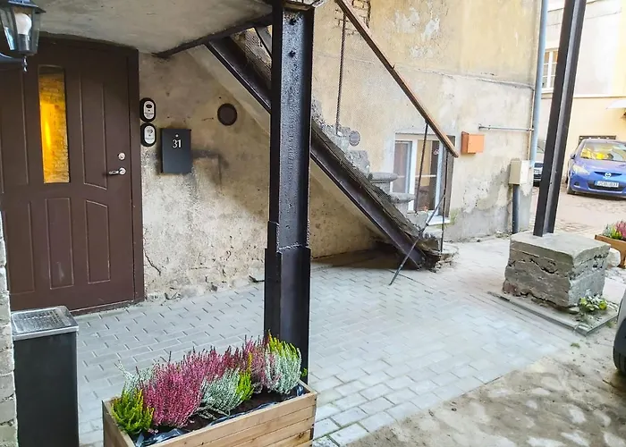 Unesco Hidden Arches - Restored 3 Bedroom In The Historic Pilies St. Vilnius